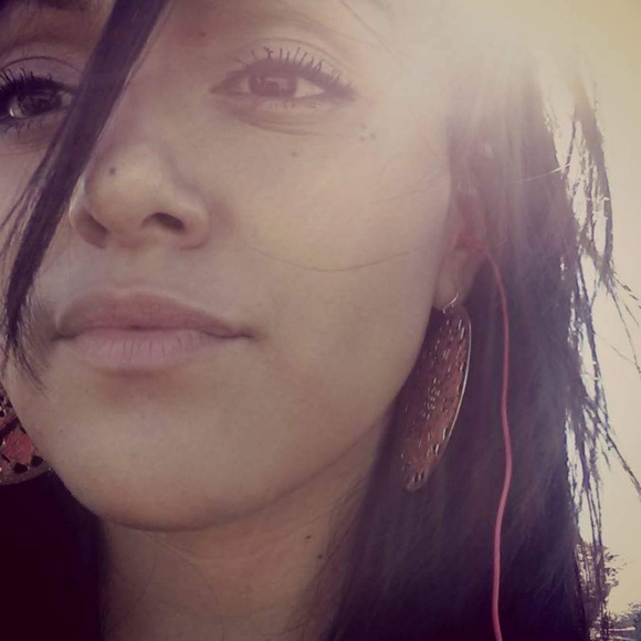 Meet your Posher, Sarai - Picture 3 of 3